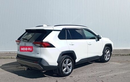 Toyota RAV4, 2021 год, 3 490 000 рублей, 5 фотография