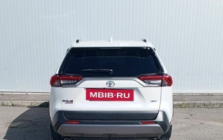 Toyota RAV4, 2021 год, 3 490 000 рублей, 6 фотография