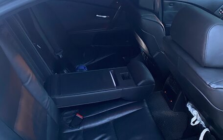 BMW 5 серия, 2004 год, 1 100 000 рублей, 12 фотография
