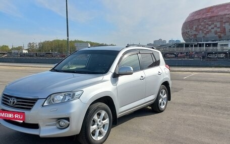 Toyota RAV4, 2010 год, 1 650 000 рублей, 2 фотография