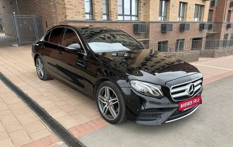 Mercedes-Benz E-Класс, 2018 год, 2 850 000 рублей, 3 фотография