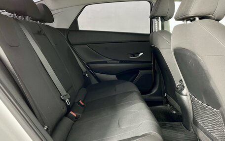 Hyundai Elantra, 2021 год, 2 120 000 рублей, 21 фотография