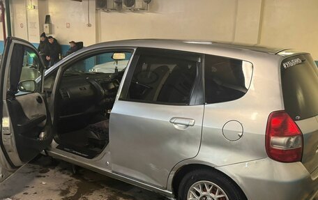 Honda Fit III, 2002 год, 300 000 рублей, 4 фотография