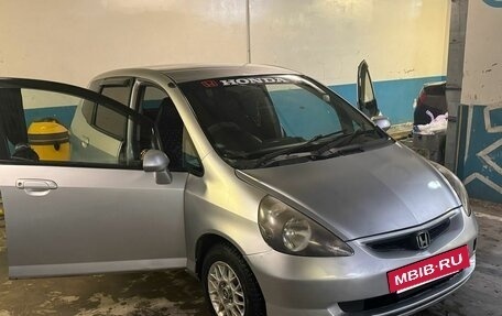 Honda Fit III, 2002 год, 300 000 рублей, 8 фотография