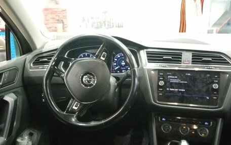 Volkswagen Tiguan II, 2017 год, 1 995 000 рублей, 5 фотография