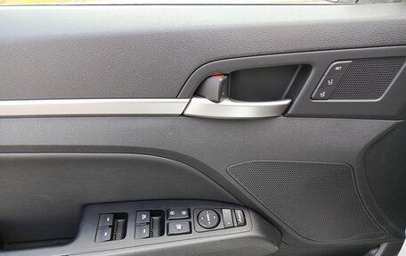 Hyundai Elantra VI рестайлинг, 2019 год, 2 050 000 рублей, 23 фотография