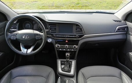 Hyundai Elantra VI рестайлинг, 2019 год, 2 050 000 рублей, 17 фотография