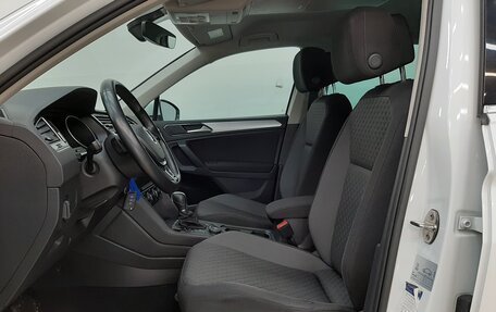 Volkswagen Tiguan II, 2018 год, 2 380 000 рублей, 10 фотография
