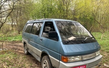 Nissan Largo III (W30), 1990 год, 220 000 рублей, 1 фотография