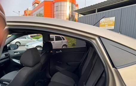 Hyundai Solaris II рестайлинг, 2013 год, 650 000 рублей, 6 фотография