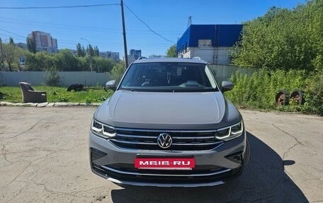 Volkswagen Tiguan II, 2022 год, 4 450 000 рублей, 2 фотография
