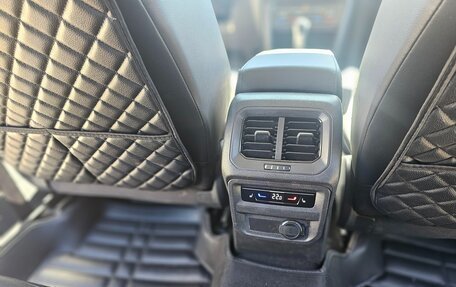 Volkswagen Tiguan II, 2022 год, 4 450 000 рублей, 26 фотография