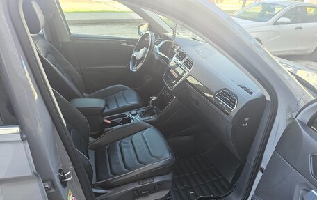 Volkswagen Tiguan II, 2022 год, 4 450 000 рублей, 20 фотография