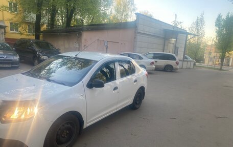 Renault Logan II, 2016 год, 538 000 рублей, 2 фотография