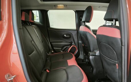 Jeep Renegade I рестайлинг, 2016 год, 2 000 000 рублей, 16 фотография