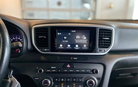 KIA Sportage IV рестайлинг, 2018 год, 2 100 000 рублей, 12 фотография