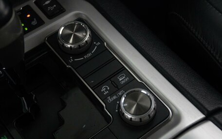Toyota Land Cruiser 200, 2016 год, 5 149 000 рублей, 30 фотография
