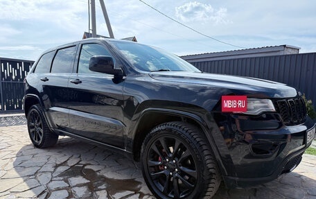 Jeep Grand Cherokee, 2018 год, 3 800 000 рублей, 3 фотография