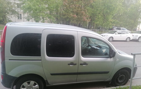Renault Kangoo II рестайлинг, 2010 год, 699 999 рублей, 4 фотография