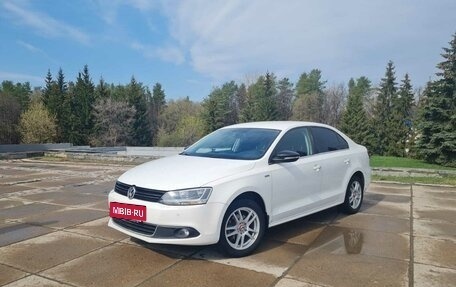 Volkswagen Jetta VI, 2013 год, 1 290 000 рублей, 4 фотография