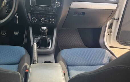 Volkswagen Jetta VI, 2013 год, 1 290 000 рублей, 13 фотография