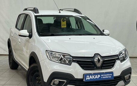 Renault Sandero II рестайлинг, 2019 год, 950 000 рублей, 2 фотография