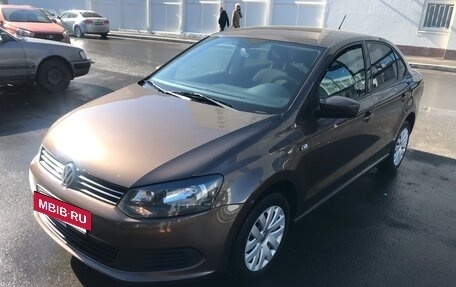 Volkswagen Polo VI (EU Market), 2015 год, 700 000 рублей, 2 фотография
