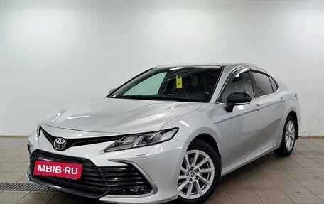 Toyota Camry, 2021 год, 2 670 000 рублей, 2 фотография