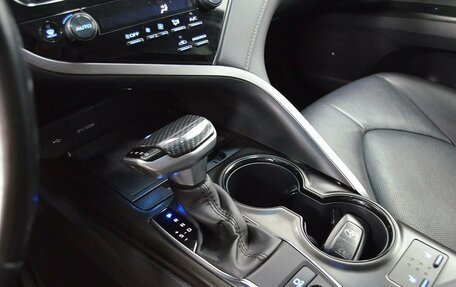 Toyota Camry, 2021 год, 2 670 000 рублей, 17 фотография