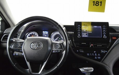 Toyota Camry, 2021 год, 2 670 000 рублей, 13 фотография