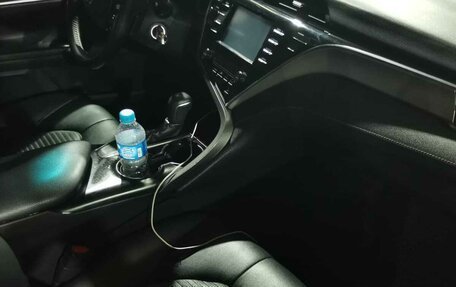 Toyota Camry, 2018 год, 1 850 000 рублей, 7 фотография