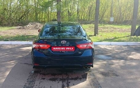 Toyota Camry, 2018 год, 1 850 000 рублей, 6 фотография