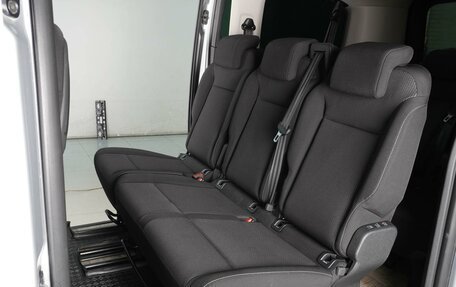 Peugeot Traveller I, 2018 год, 2 899 000 рублей, 10 фотография