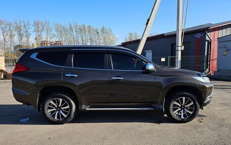 Mitsubishi Pajero Sport III рестайлинг, 2017 год, 3 450 000 рублей, 10 фотография