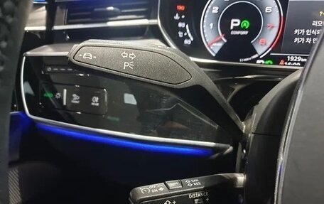 Audi A8, 2022 год, 9 312 353 рублей, 12 фотография