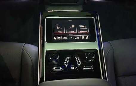 Audi A8, 2022 год, 9 312 353 рублей, 14 фотография