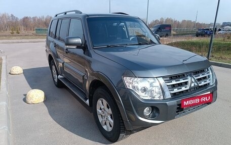 Mitsubishi Pajero IV, 2012 год, 1 799 000 рублей, 2 фотография