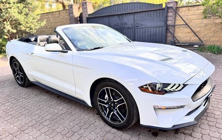 Ford Mustang VI рестайлинг, 2022 год, 4 500 000 рублей, 2 фотография