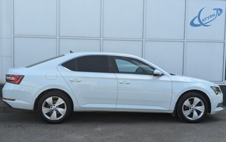 Skoda Superb III рестайлинг, 2016 год, 1 850 000 рублей, 6 фотография