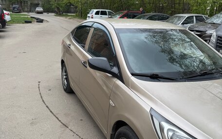 Hyundai Solaris II рестайлинг, 2011 год, 2 фотография