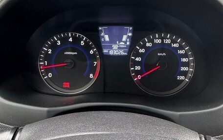 Hyundai Solaris II рестайлинг, 2011 год, 6 фотография
