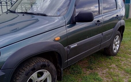 Chevrolet Niva I рестайлинг, 2010 год, 635 000 рублей, 4 фотография