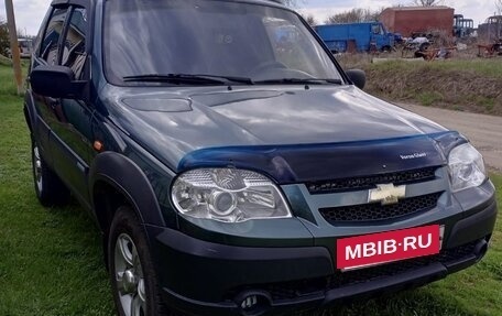 Chevrolet Niva I рестайлинг, 2010 год, 635 000 рублей, 3 фотография