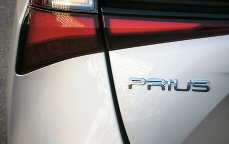 Toyota Prius IV XW50, 2019 год, 2 180 000 рублей, 3 фотография