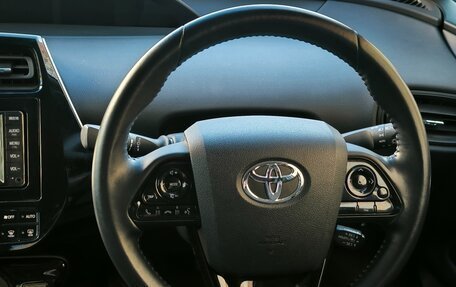 Toyota Prius IV XW50, 2019 год, 2 180 000 рублей, 7 фотография