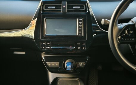 Toyota Prius IV XW50, 2019 год, 2 180 000 рублей, 6 фотография