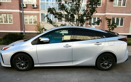 Toyota Prius IV XW50, 2019 год, 2 180 000 рублей, 2 фотография