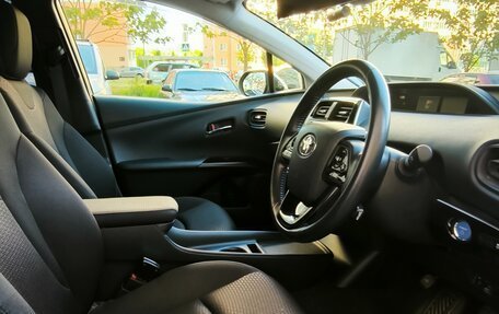 Toyota Prius IV XW50, 2019 год, 2 180 000 рублей, 9 фотография