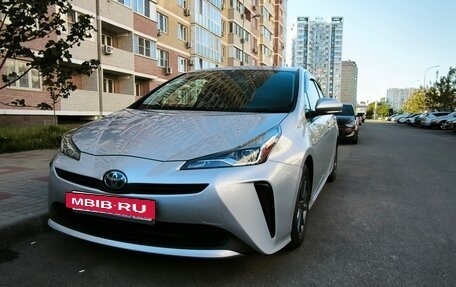 Toyota Prius IV XW50, 2019 год, 2 180 000 рублей, 14 фотография