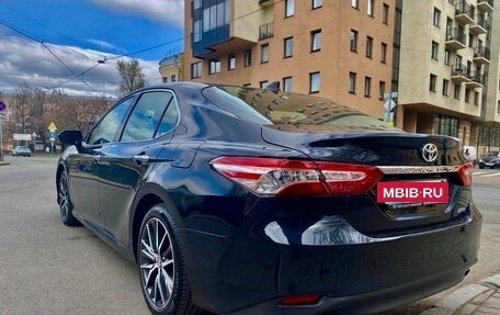 Toyota Camry, 2022 год, 3 450 000 рублей, 4 фотография